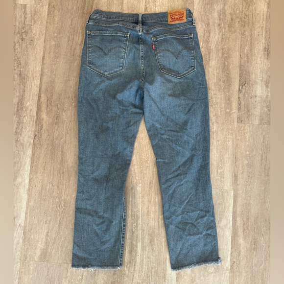 Levi 724 High Rise Straight Crop - Picture 2 of 3